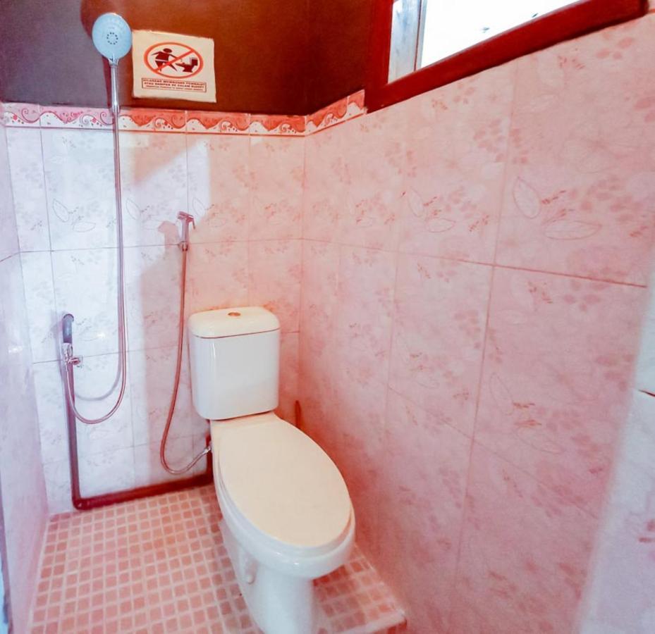 Hotel Gerung 2 Near Luwes Mall Nganjuk Mitra Reddoorz المظهر الخارجي الصورة