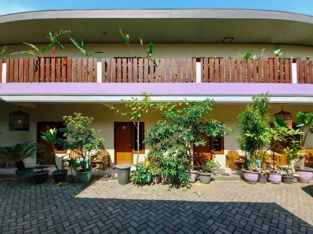 Hotel Gerung 2 Near Luwes Mall Nganjuk Mitra Reddoorz المظهر الخارجي الصورة